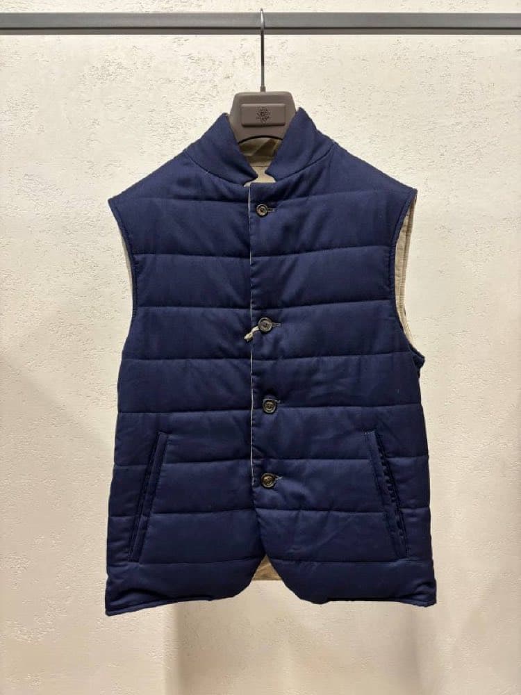 Жилет Eleventy из материалов Zegna(в наличии последний размер - 48)