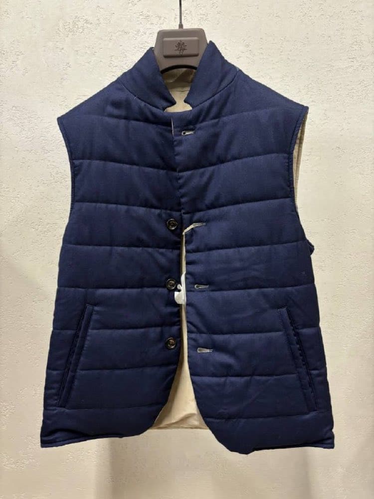 Жилет Eleventy из материалов Zegna(в наличии последний размер - 48)