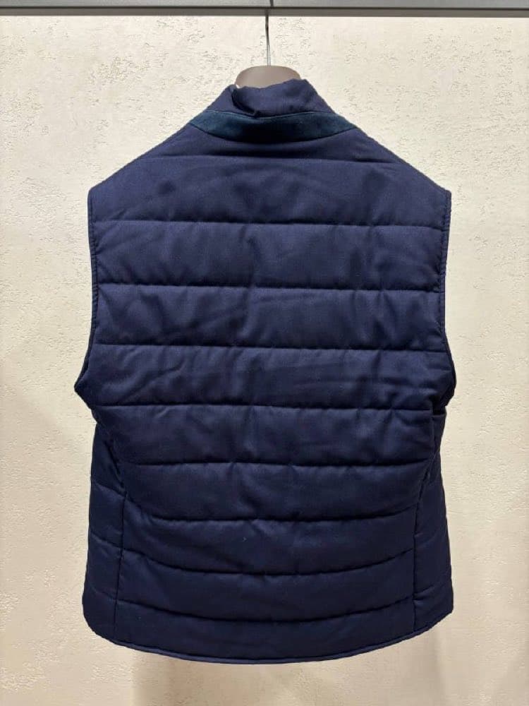 Жилет Eleventy из материалов Zegna(в наличии последний размер - 48)